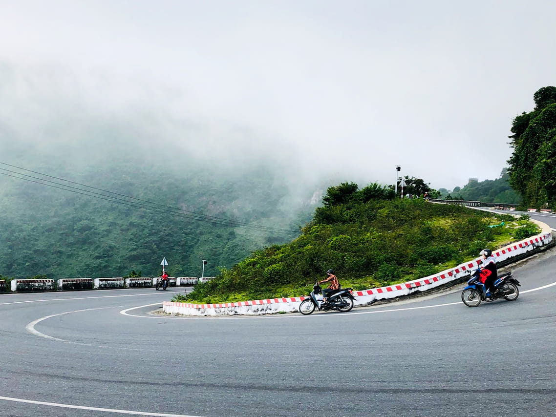 TRUOI LAKE AND HAI VAN PASS SCENIC DAY TOUR 9
