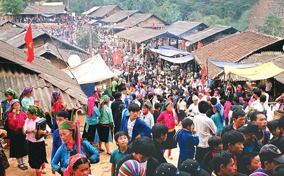 Private Full-Day Tour of Bac Ha Market from Sapa