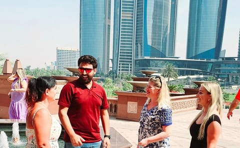 Abu Dhabi City Tour from Dubai with Guided Mosque Visit