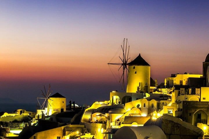 Private Sightseeing in Santorini By Night 3