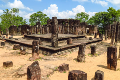 Polonnaruwa & Sigiriya One Day Tour (German & English)