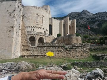 Kruja Castle and Durrës Day Trip with Lunch from Tirana