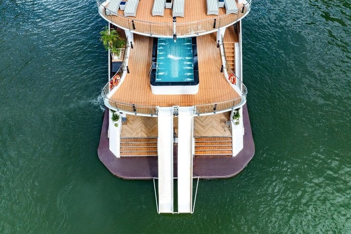 Hanoi to Lan Ha Bay: 5-Star Luxury Day Cruise with Gourmet Lunch 4
