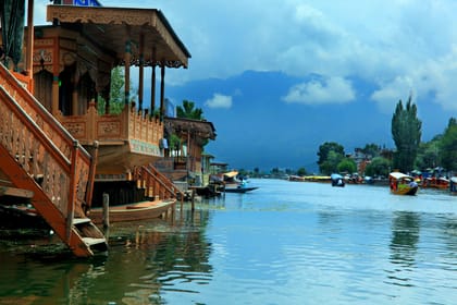 6-Days Luxury Tour package of Kashmir from Srinagar