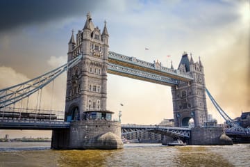 London and Paris 7-Day Rail Tour with City Exploration