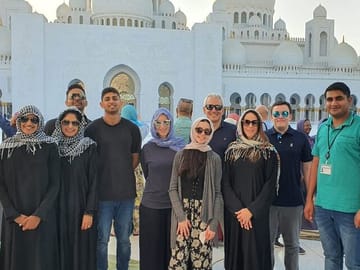 Abu Dhabi City Tour from Dubai with Lunch Included