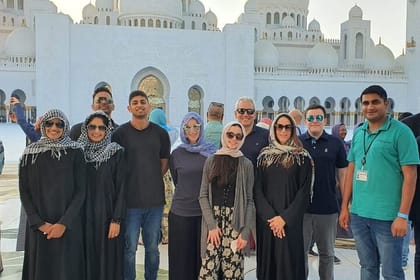 From Dubai: Abu Dhabi Guided City Tour with Lunch
