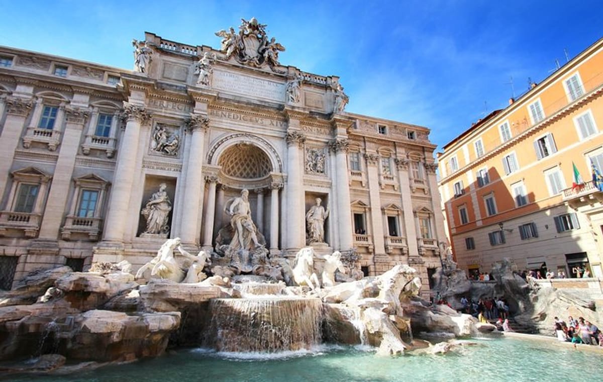 Rome Private Tour with Official Tour Guide for the Vatican Museum