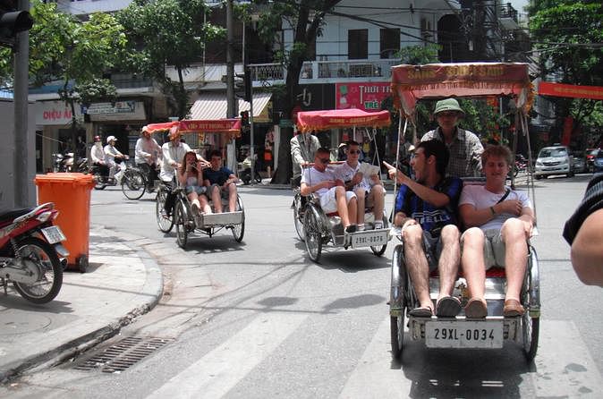 Private Hanoi City Tour: Cyclo Ride, Water Puppet Show & Local Cuisine