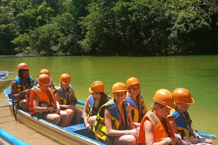 Private Underground River Tour from El Nido to Puerto Princesa