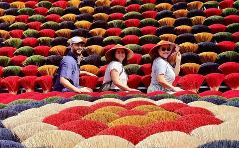 Full-day Small Group Tour to Quang Phu Cau, Tam Coc, and Hoa Lu