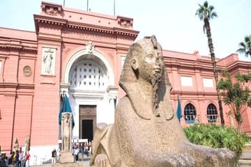 Guided Full Day Tour of Giza Pyramids and Old Cairo