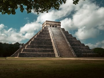 Small Group with early access to Chichen Itza, Ekbalam and Cenote