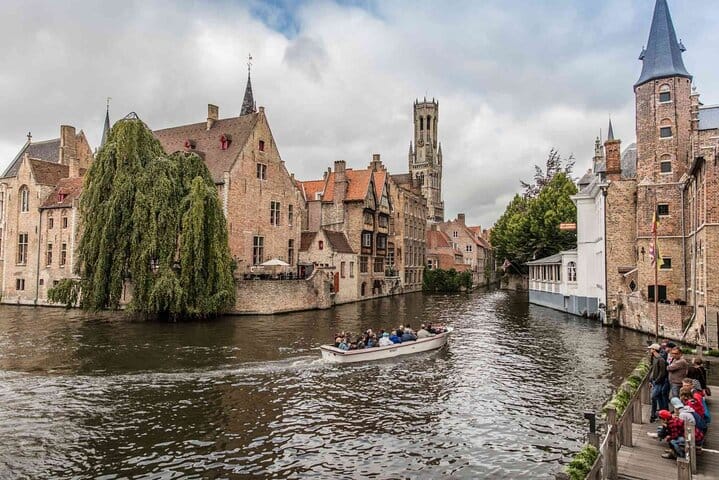 Bruges Highlights Private Trip from Paris with Boat and Beer 2