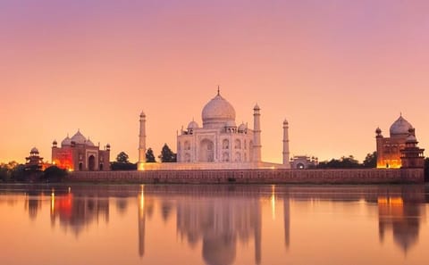 Private Sunset Tour of the Taj Mahal from New Delhi