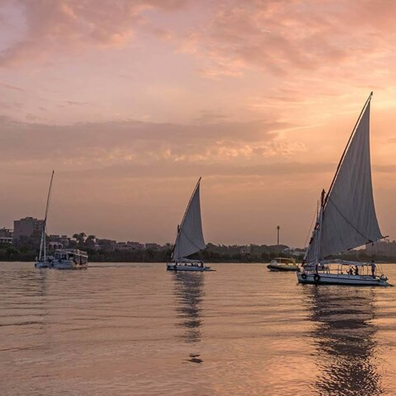 Private Romantic 1 hour Boat tour in River Nile - Luxor