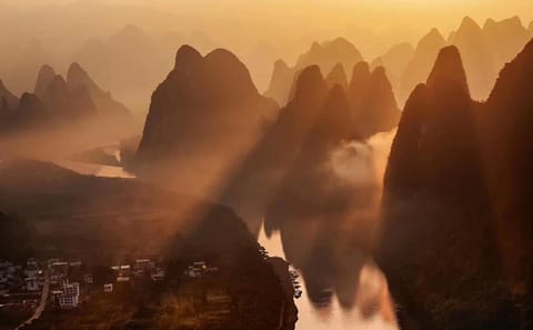 Private Sunrise Tour of Xianggong Mountain in Yangshuo