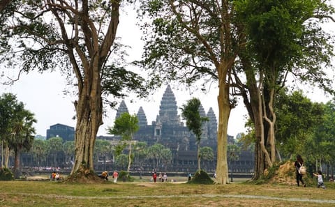 Private Guided Tour of Angkor Wat and Temples at Sunset