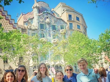 Gothic and Gaudi Architecture Walking Tour in Barcelona