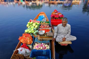 Srinagar Three-Day Cultural Tour with Transfers and Hotel Stay