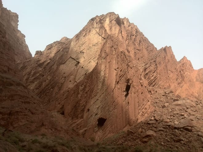 Private Day Tour to Kizil Caves and Tianshan Canyon from Urumqi by Air photo 4