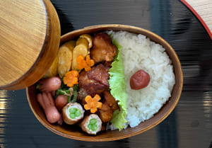 Osaka Cooking Class: Bento & Store Tour