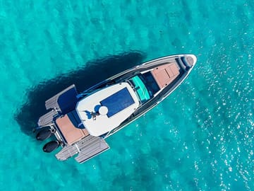 Private Honeymoon Cruise in Mykonos with Snorkeling Stops