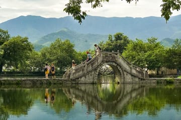 Huangshan Half-Day Tour of Hongcun Ancient Village