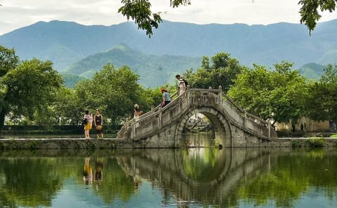 Huangshan Half-Day Tour of Hongcun Ancient Village