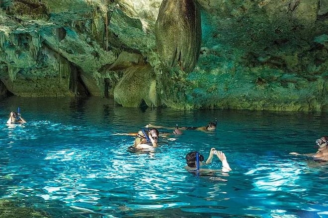 Cenote Dos Ojos