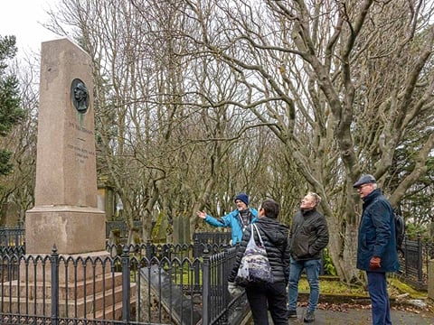 A private Folklore tour at Hólavallakirkjugarður cemetary