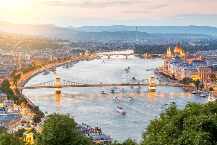 TOP Budapest : Private Guided Tour with your mobile 9