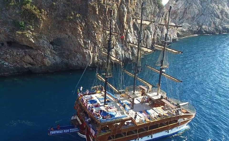Catamaran Yacht Tour with Lunch in Alanya, Türkiye