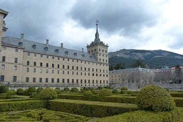 Explore El Escorial: Royal Monastery and Tombs Tour