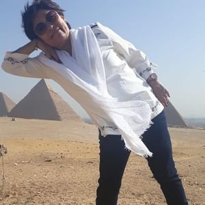 Private Guided Day Tour to Giza and Saqqara from the Mena House Hotel 