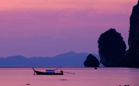 Phi Phi Islands Beach Tour with 5-Day Phuket Stay