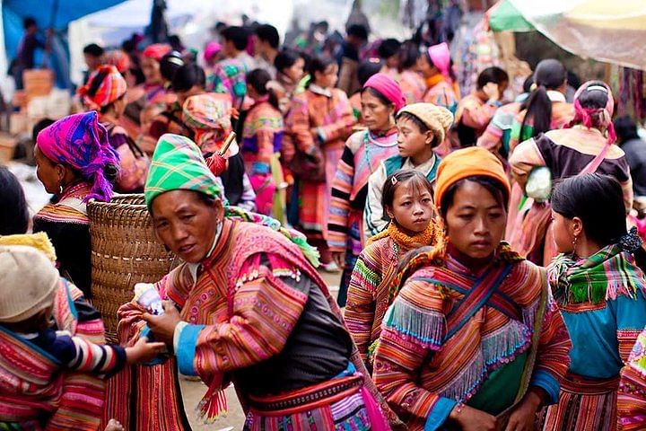 Explore Can Cau & Bac Ha Markets: Cultural Tour from Sapa