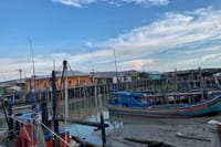 Pulau Ketam Fishing Village with Blue Mosque and Thean Hou (SIC/Shared Tour) 4