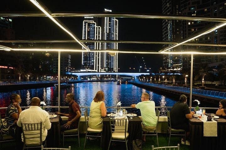 Dubai: Luxury Shared Yacht Tour with Breakfast or BBQ – Explore Iconic Dubai from the Sea