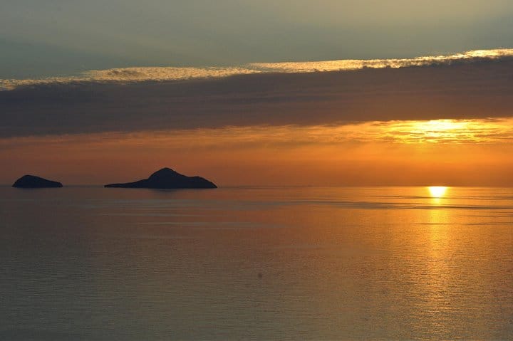 Santorini 5 Hour Custom Private Sightseeing Tour