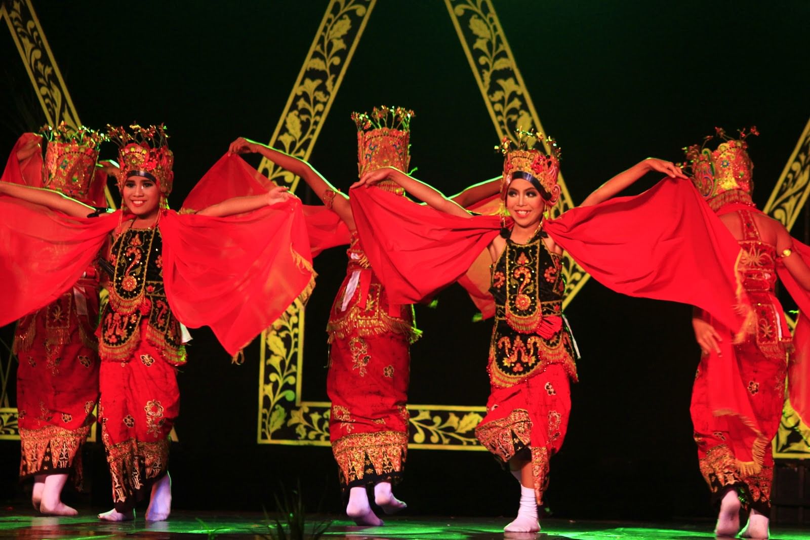 Gandrung Dance