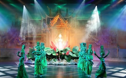 Pattaya: Colosseum Show – Tourist Entry Ticket
