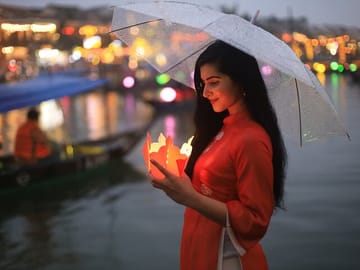 Hoi An Lantern Night Photoshoot with Professional Guidance