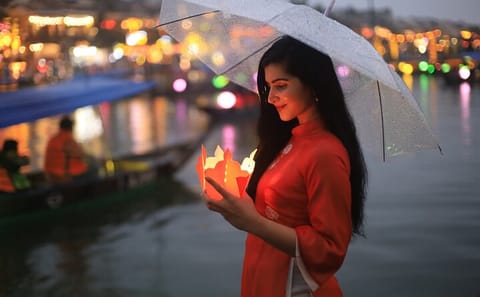 Hoi An Lantern Night Photoshoot with Professional Guidance