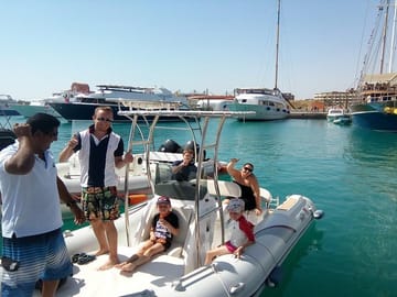 Speed Boat Tour to Snorkel with Dolphins in Hurghada