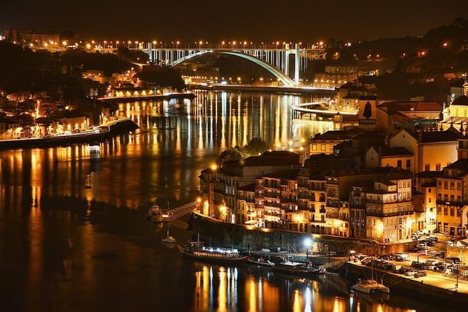 Ribeira and Ponte d'Arr&aacute;bida