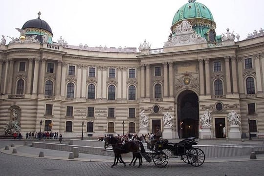 2 days Vienna - Wachau Valley PRIVATE guided tour package from Budapest 