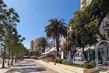 Saranda city tour with Lekursi Castle and Blue Eye kayaking