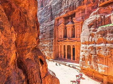 Full-Day Tour to Petra from Sharm El Sheikh – Explore Jordan’s Ancient Wonder