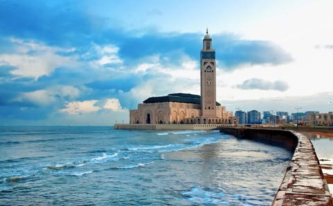 Morocco in 8 Days: Private Chefchaouen, Fes, Desert, Marrakech